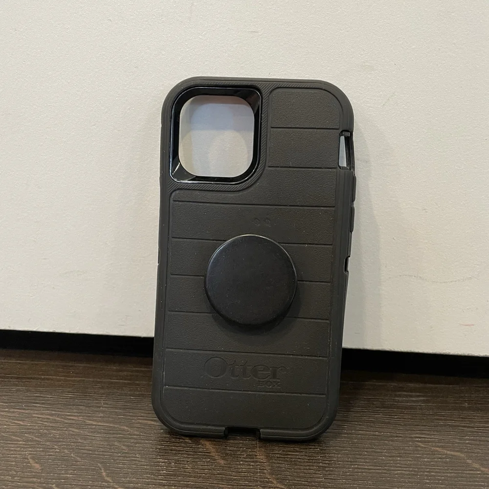 OTTERBOX Defender Pro Series Case for iPhone 12 - Black